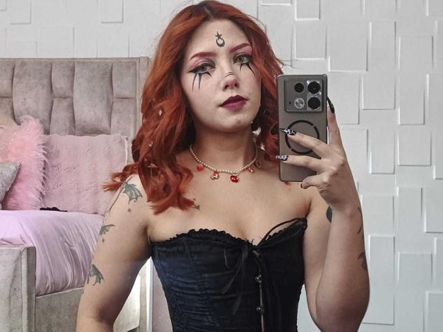 EmmaThomsonn - Live porn &amp; sex cam - 26704700