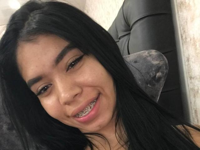 EmaGarces - Live sex cam - 26723108