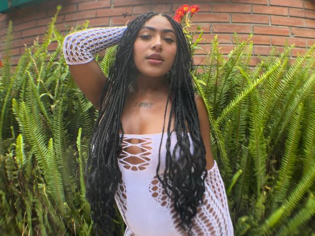 AmberQueeny - Live sex cam - 26723504