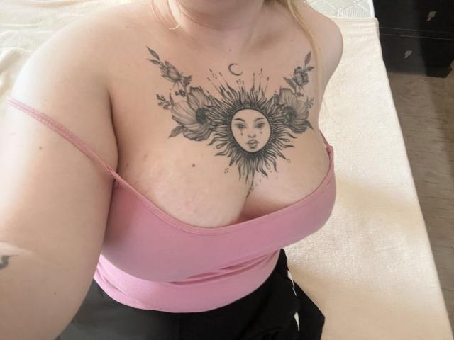 DiLaria - Live sex cam - 26766518