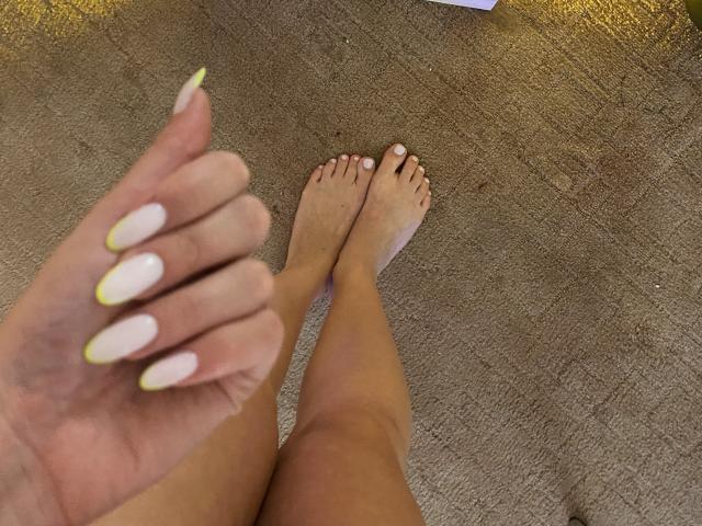 AlicePrings - Live porn &amp; sex cam - 26780259