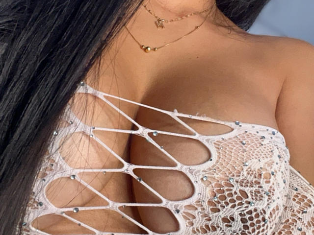 VictoriaGiulias - Live porn &amp; sex cam - 26793622