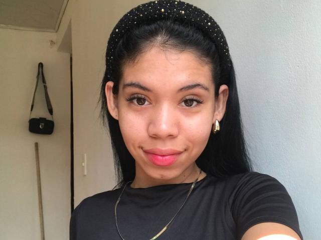 EmaGarces - Live porn &amp; sex cam - 26815434