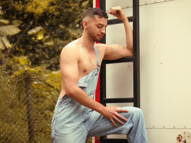 MichaelMagno - Camera khiêu dâm &amp; quyến rũ trực tiếp - 26848873