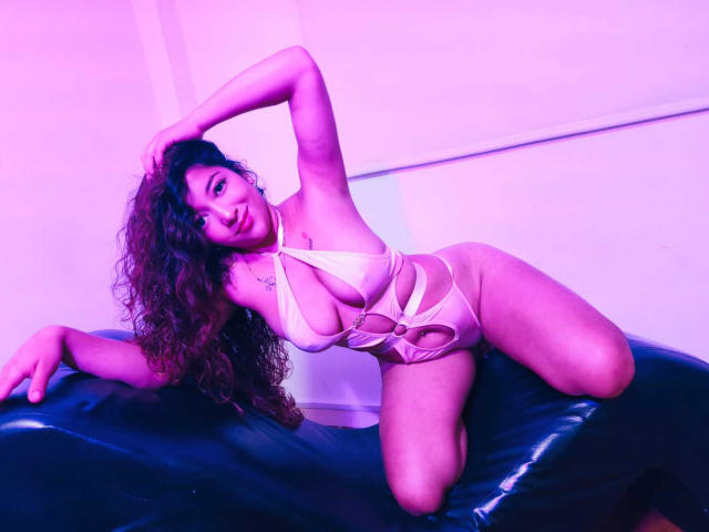 NicoleMartins - Live porn &amp; sex cam - 26874668