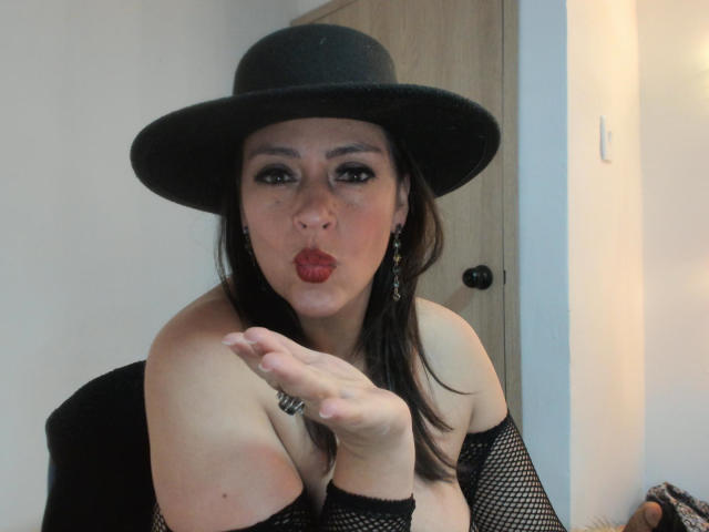 DakotaGray - Live Sex Cam - 26875165