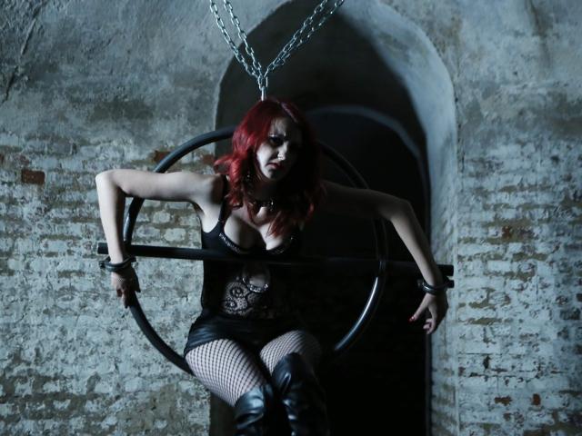 OnePlayfulVenus - Live sex cam - 2687519