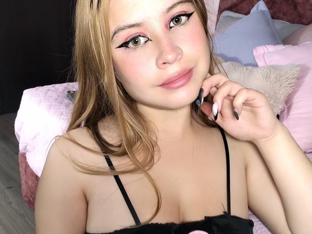 MelaniBecker - Live sex cam - 26887583