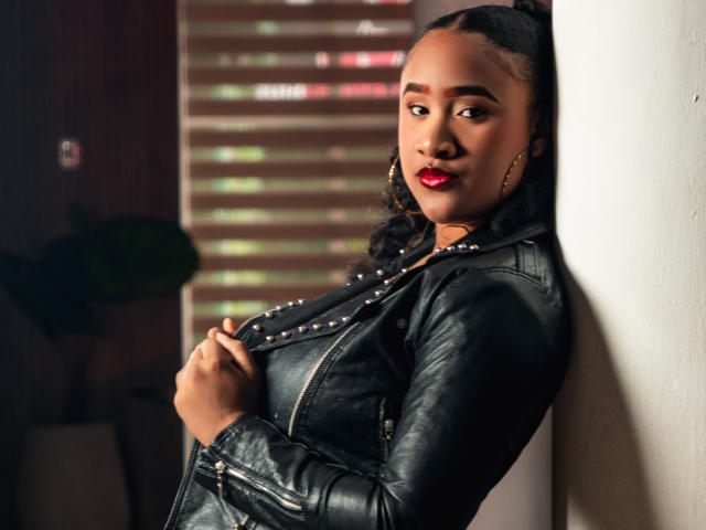 MikaelaCooper - Sexe cam en vivo - 26889214