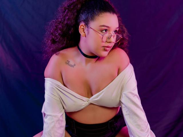 SofiaYue - Live Sex Cam - 26897250