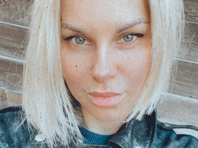 BelleLisaG - Live sex cam - 26902234