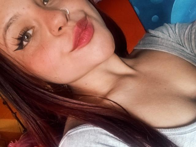 SophieHil - Live Sex Cam - 26904999