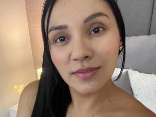 YessiJaymes - Live Sex Cam - 26926622