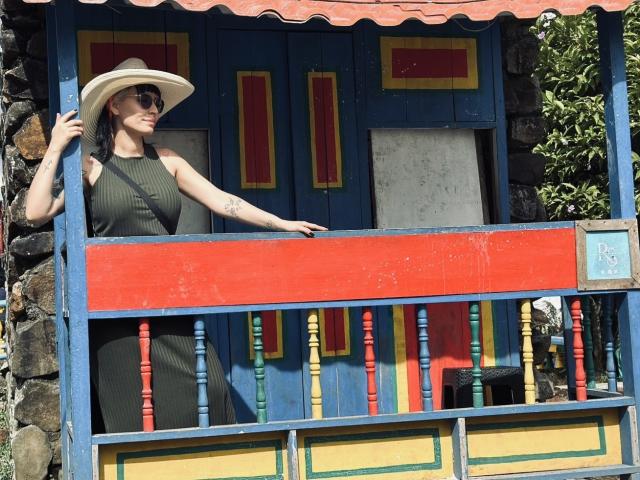 SaraleePoison - сексуальная веб-камера в реальном времени - 26939159