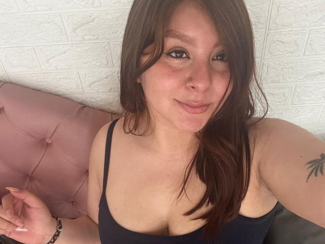 EmaJames - Élő pornó és szexkamera - 26944318