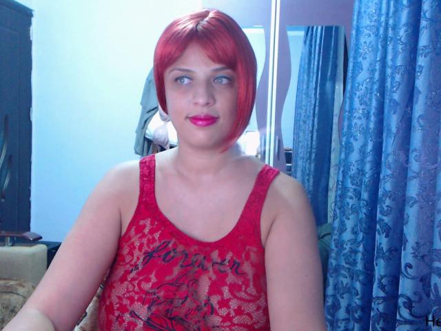 MyHairyCunt - Webcam en direct avec cette Femmes avec des seins énormes  
