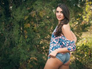 RebeccaWow - Show live sex with this black hair Young lady 