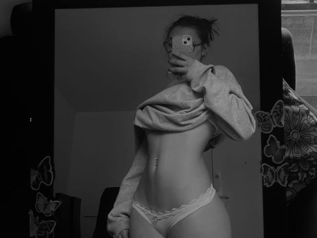 SienaReign - Live sex cam - 26967755