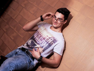 BillyPassionn - Live chat sexy avec ce Homme au corps musclé sur le service XloveCam 