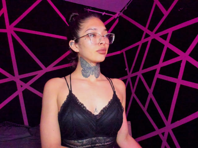 KatieSantana - Live Sex Cam - 26981411