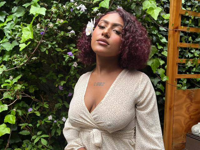 AmberQueeny - Live sex cam - 26984386