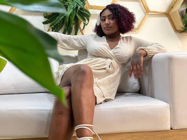 AmberQueeny - Élő pornó és szexkamera - 26984589