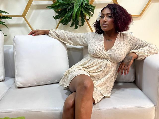 AmberQueeny - Live Sex Cam - 26984610