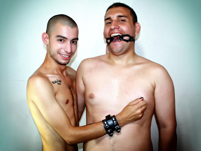TonnyForSantini - Chat cam sexe avec un Couple Homme brun foncé  