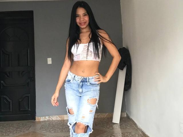 EmaGarces - Live porn &amp; sex cam - 27005366