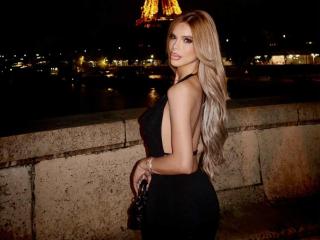 HotCumAdriana69x - Sexe cam en vivo - 27018829