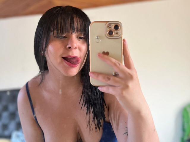 EmaJames - Live porn &amp; sex cam - 27030405