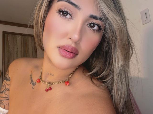 MaeCollins - Live porn &amp; sex cam - 27031875