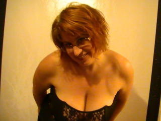 ChloelaCoquine - online chat sex with this Attractive woman with massive breast 