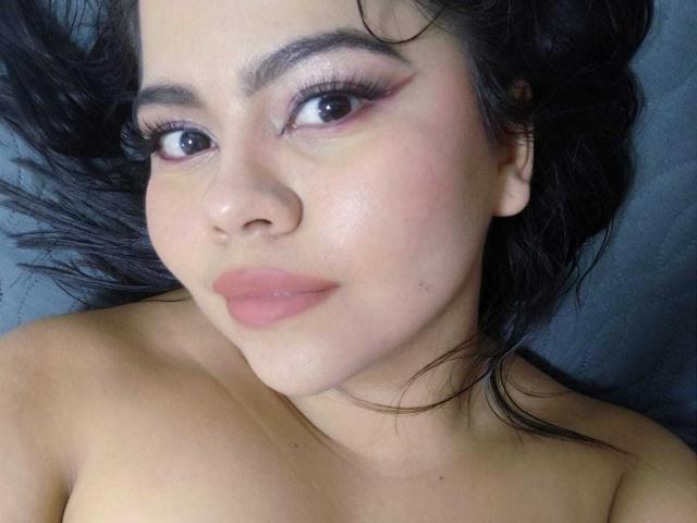 LilyRousee - Élő pornó és szexkamera - 27040100