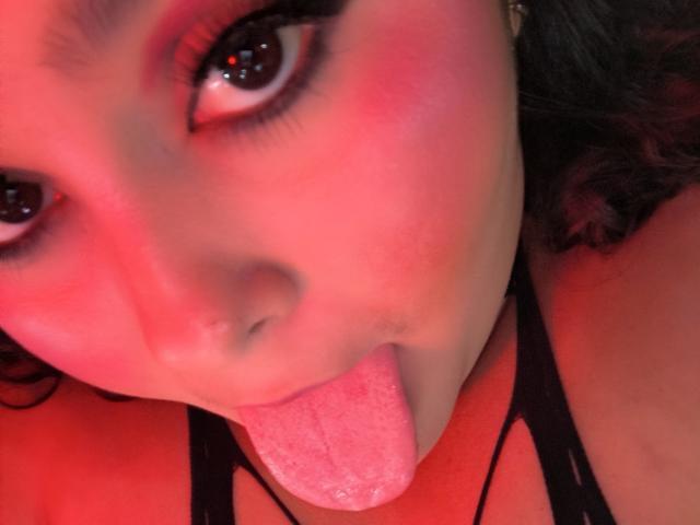 FlaviaSaenz - Porno na żywo i seks kamera - 27043866