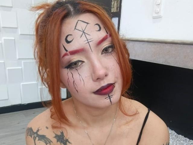 EmmaThomsonn - Live porn &amp; sex cam - 27051020