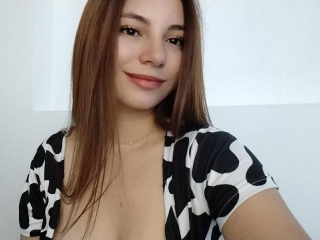 LinaFoxyHot - Élő pornó és szexkamera - 27068471