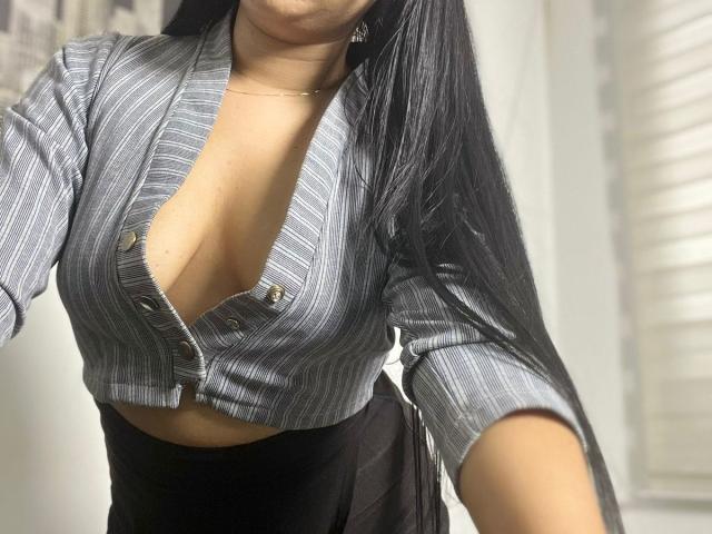AliceSmity - Live Sex Cam - 27071334