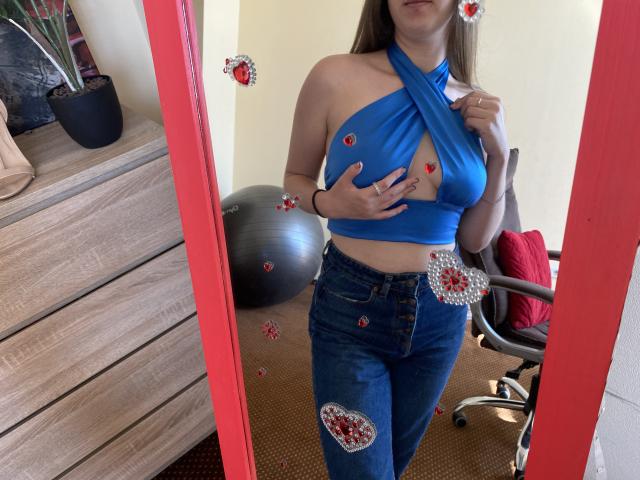 Nesie - Live porn &amp; sex cam - 27081183