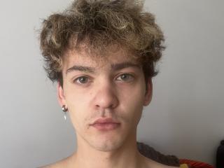 RennyCarline - Live sex cam - 27089100