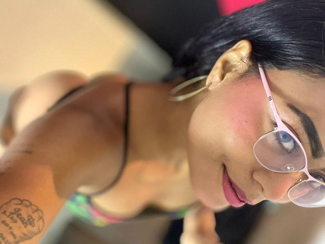 ChloeBrownOne - Live porn &amp; sex cam - 27092999