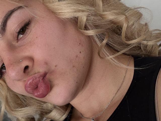 AtheneaRossi - Live porn &amp; sex cam - 27099551