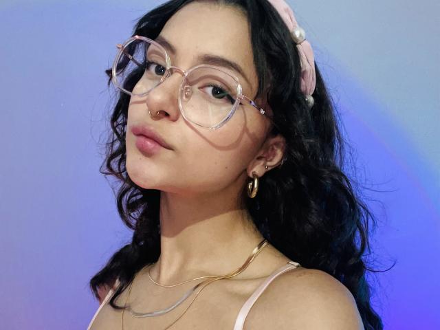 AlmaPonce - Live Sex Cam - 27107678