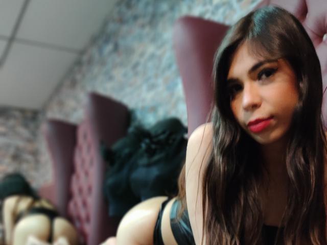 CoraMartin - Live porn &amp; sex cam - 27112046