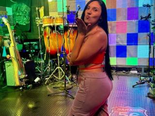YessiJaymes - Live sex cam - 27114895