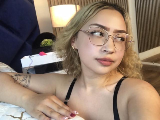 AlanaLeBlanc - Live sex cam - 27117030