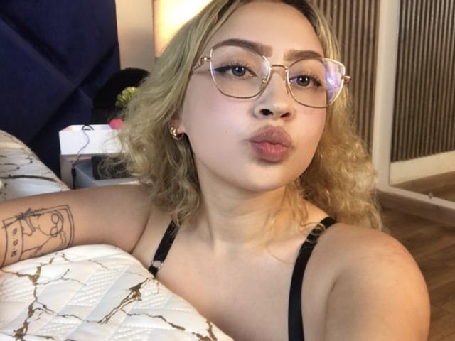 AlanaLeBlanc - Live sex cam - 27117037