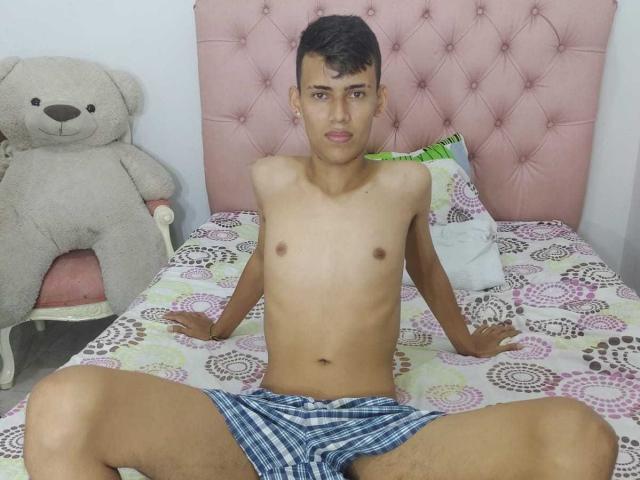 AsbeellGrigory - Live porn &amp; sex cam - 27119361