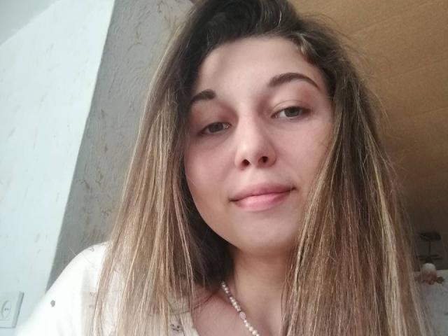 Sapfira - Live sex cam - 27124016