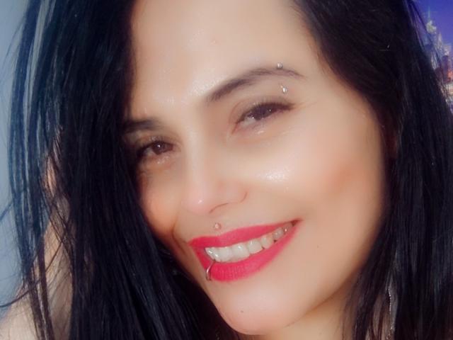 CharlotteCrofort - Live sex cam - 27127586